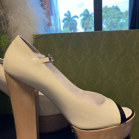 Chanel worn once broken ankle .38 Unique and magnificent. now $300 now $200 - Picture 7 of 15